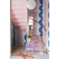 Fototapeta falujące paski Rebel Walls R19422 Wobbly Blue Pink Maximalism More is More