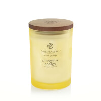 Strength &amp; Energy - Chesapeake Bay Candle - średnia świeca zapachowa