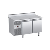 Chladiaci stôl s agregátom a plnými dverami, zadnou lištou a odkvapovou lištou 1325x700x850 mm | DORA METAL, DM-S-94002