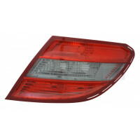 LAMPA TYŁ DB W204 07-10 PRAWA SED/DYMIONA A2048203064