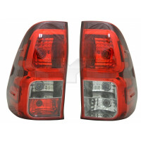 LAMPA TYŁ HILUX VIII 15- PRAWA 81550-0K260