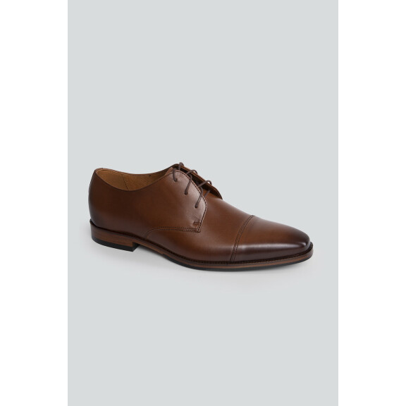 Trzydziurkowe buty męskie BUKN000012