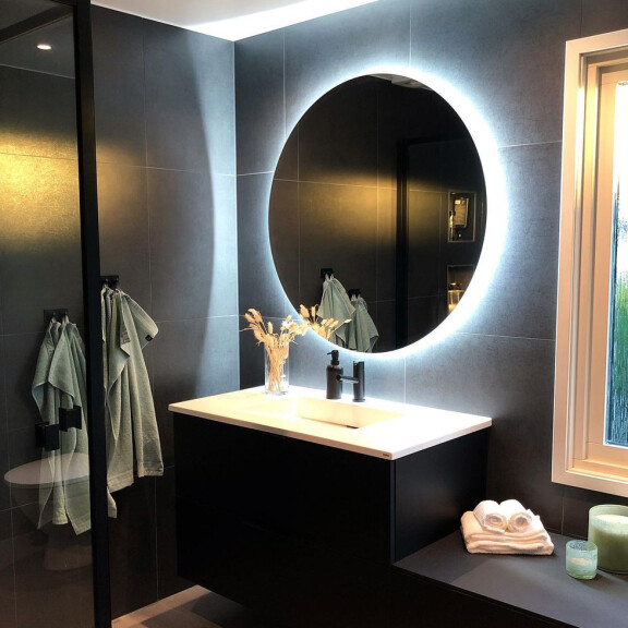 Round Backlit LED Bathroom Mirror L82