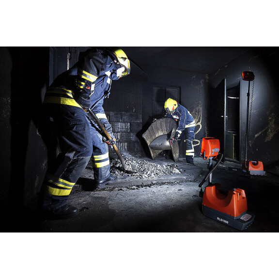 Akumulatorowy maszt oświetleniowy Rosenbauer RLS 1000 wys. 1,8m