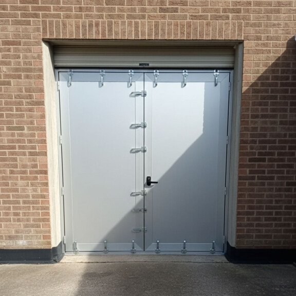 Drzwi Przeciwpowodziowe Dwuskrzydłowe Stop Allagamenti 150 X 220 Cm