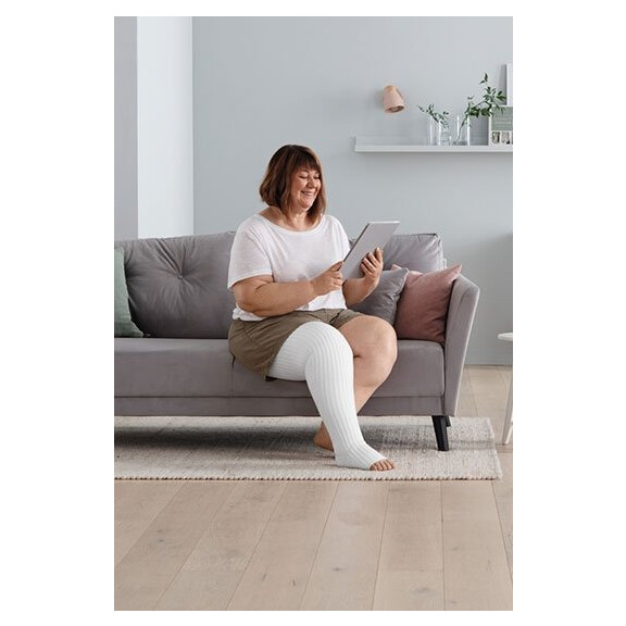 JUZO SoftCompress podkolanówka pod odzież uciskową do leczenia obrzęków