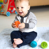 Fat Brain Toys      -     trzy kule sensoryczne Sensory Rollers