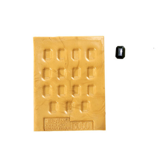 Forma silikonowa do masy cukrowej lub czekolady w kształcie prostokątnym - 18x13x3 mm | SILIKOMART, SugarFlex Gold