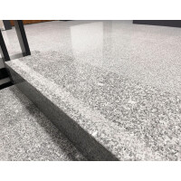 Stopnica granitowa okładzinowa polerowana jasnoszara G703 New Bianco Cristal (150x33x3)
