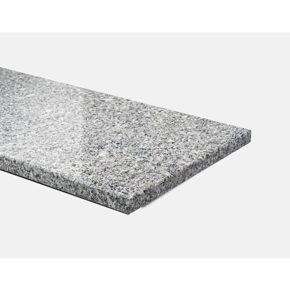 Parapet granitowy polerowany jasnoszary STRZEGOM (gr. 3 cm)