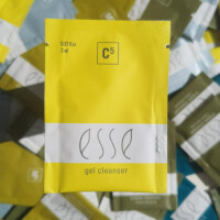 ESSE GEL CLEANSER MINI WERSJA Odświeżający, kojący żel myjący dla każdego rodzaju skóry (2 ml)