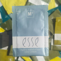 ESSE HYDRO MOISTURISER MINI WERSJA Delikatny krem dla skóry wrażliwej i normalnej (1 ml)